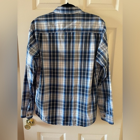 Weatherproof button down • Mens Medium - Picture 6 of 7